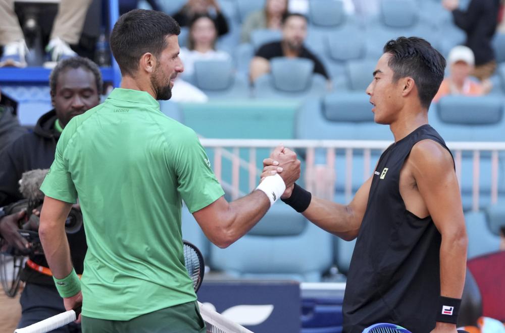 對手傷退迎 對手傷退迎